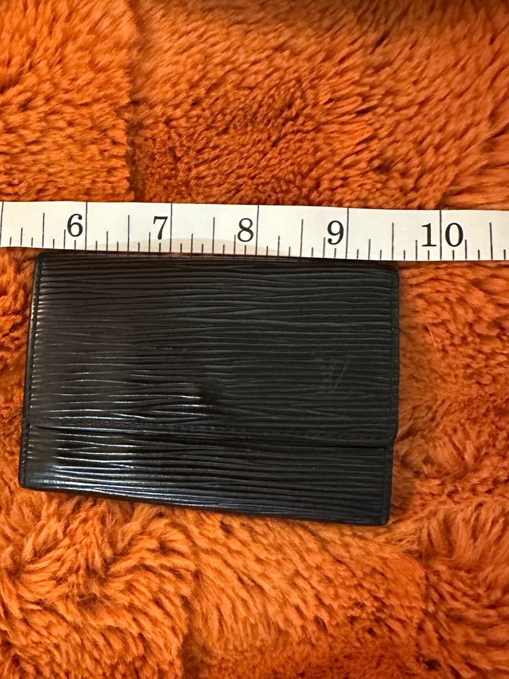 Louis Vuitton. Black Epi leather key cles.